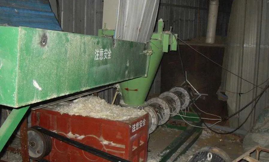 羽毛粉加工腥味、苦味、惡臭味混雜，看工業(yè)除臭劑如何快速除臭！